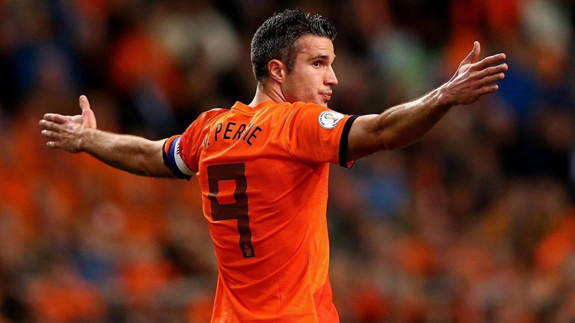 科曼直言阿克需稳定出场竞争国脚席位,德利赫特状态成荷兰队后防新课题